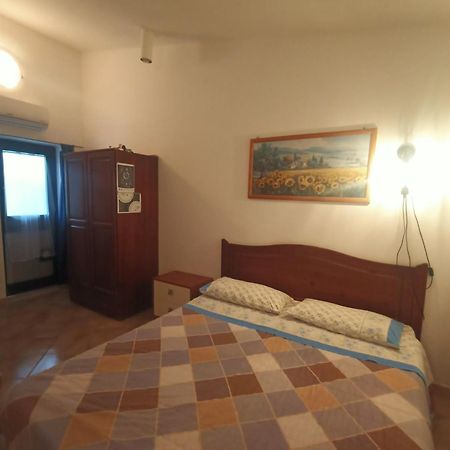 Agriturismo Il Cipresso 瓦达 外观 照片